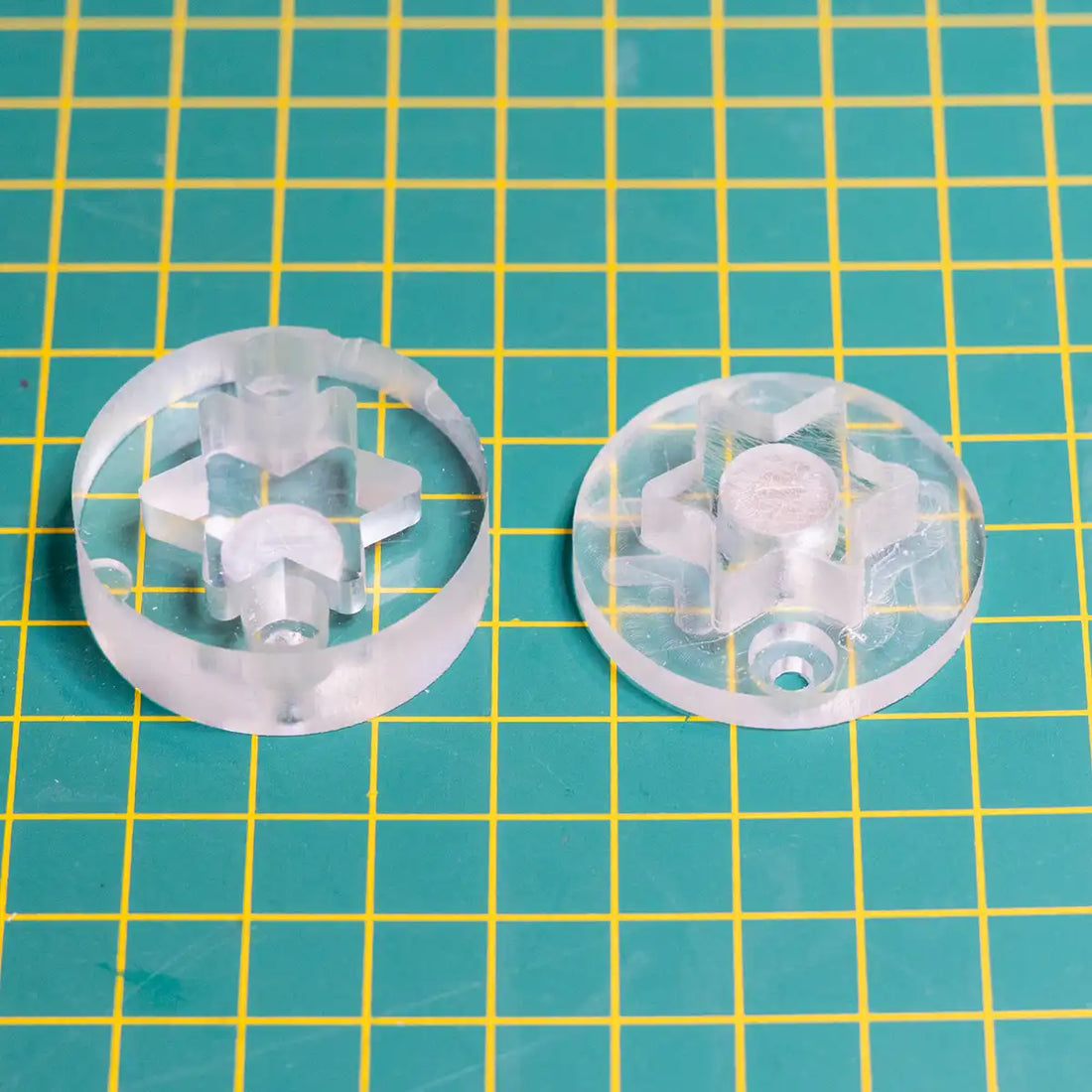 Klik Fiks – Innovatief ophangsysteem voor glaskunst en keramiek